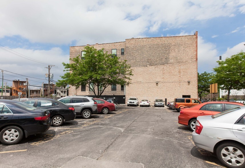 More Photos Of 2240 W Ogden Ave, Chicago Loft Creative Space For Lease