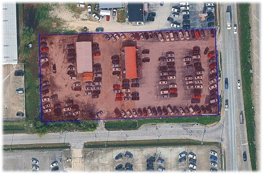 Primary Photo Of 8479 North Fwy, Houston Auto Repair For Lease