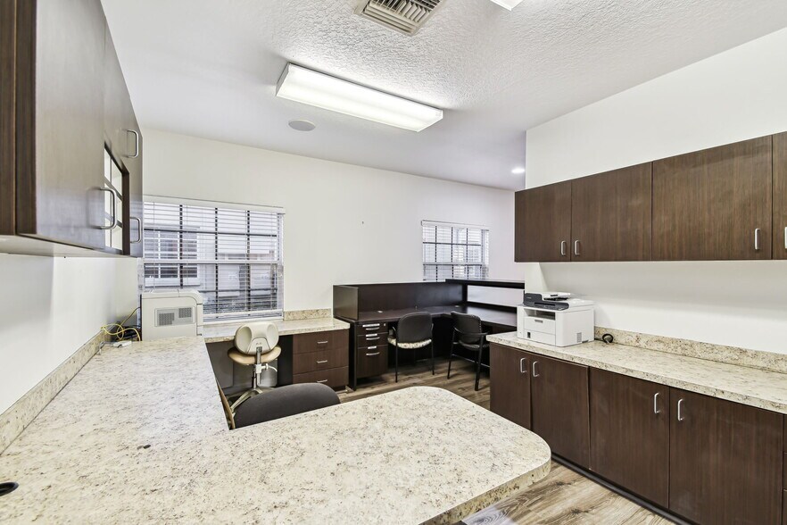 More Photos Of 7720 W Waters Ave, Tampa Office For Lease