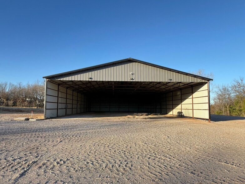 More Photos Of 930 SW 24th Ave, Goldsby Warehouse For Lease