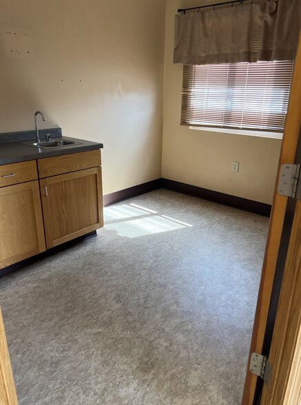 More Photos Of 803 18th Ave NW, Austin Restaurant For Sale