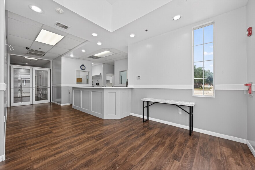 More Photos Of 8525 Queenston Blvd, Houston Freestanding For Sale