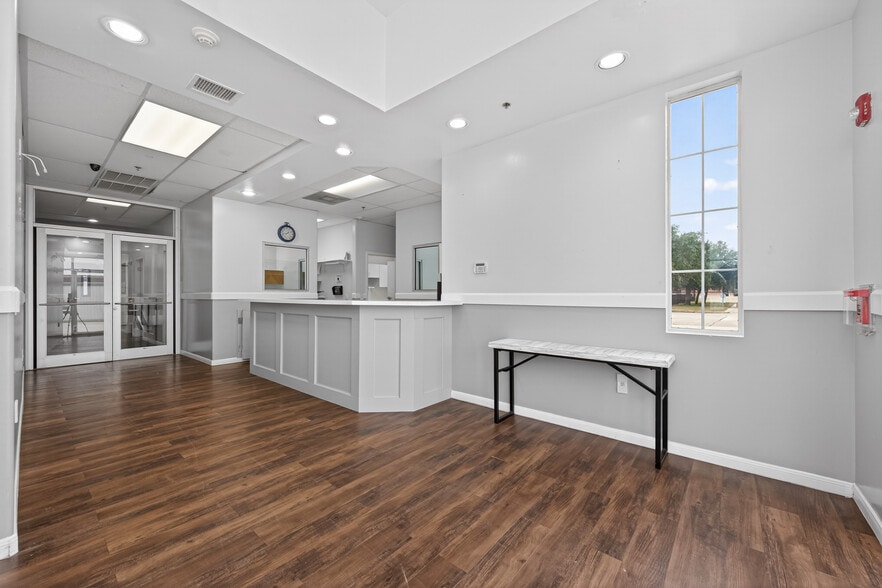More Photos Of 8525 Queenston Blvd, Houston Freestanding For Sale