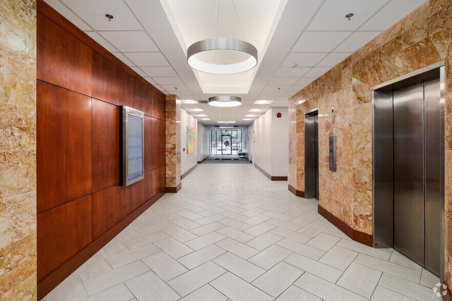 More Photos Of 8002 Discovery Dr, Richmond Medical For Lease