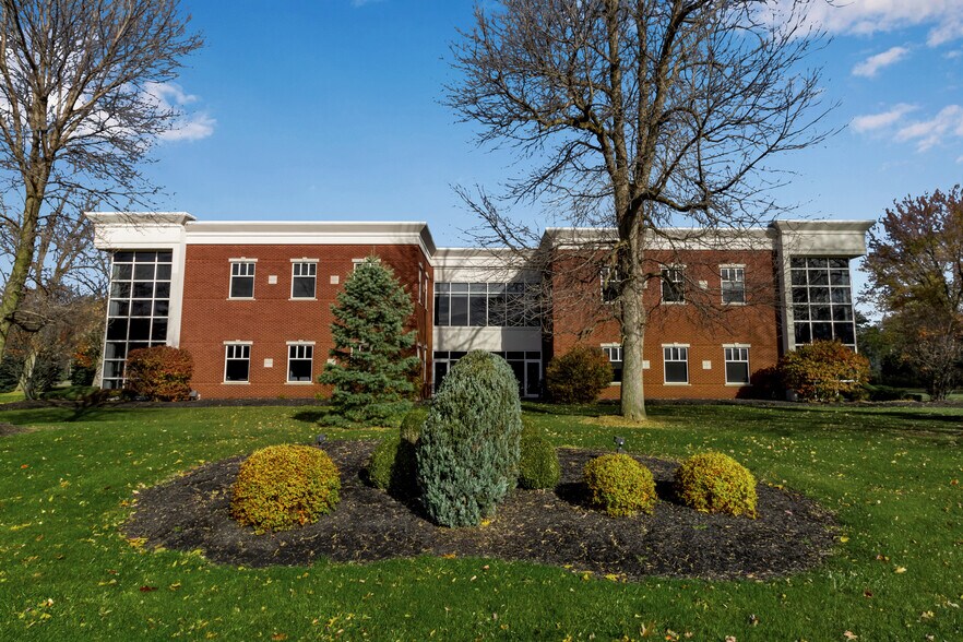 More Photos Of 23 Cobham Dr, Orchard Park Office For Lease