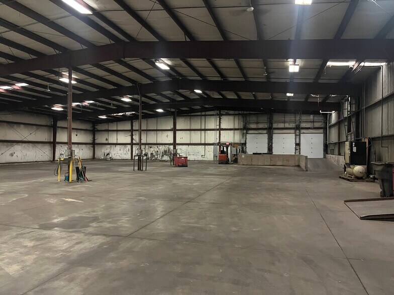 Primary Photo Of 1305 1st St, Rock Island Industrial For Lease