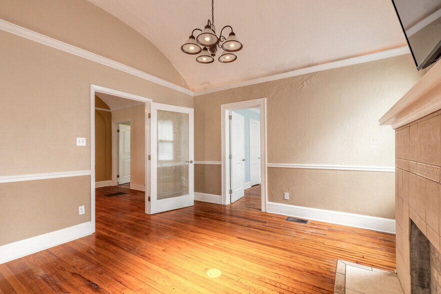 More Photos Of 519 S Ridgewood Ave, Daytona Beach Office For Sale