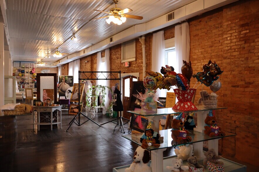 More Photos Of 108 NW Main St, Easley General Retail For Sale