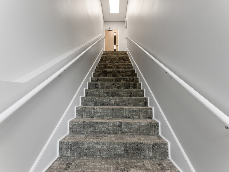 More Photos Of 559 Long Shoals Rd, Arden Medical For Lease