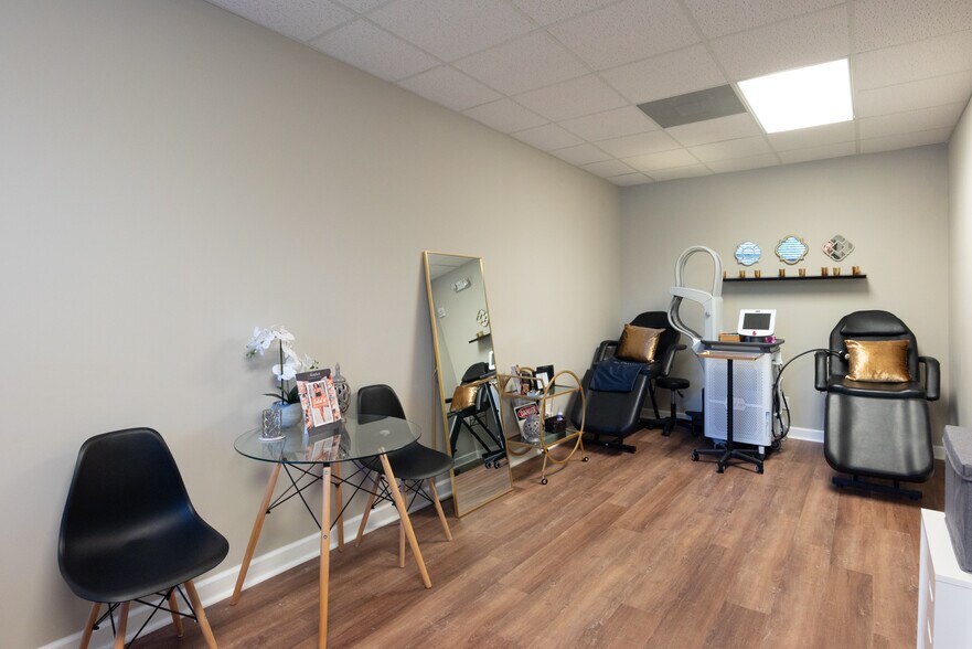 More Photos Of 12959 Palms West Dr, Loxahatchee Medical For Sale