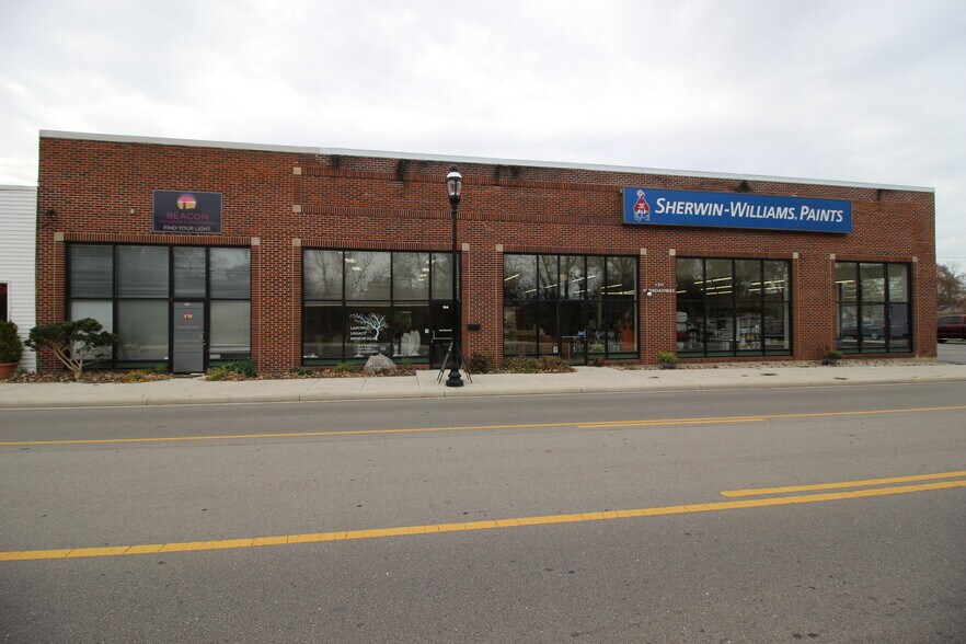 More Photos Of 114 N Broadway St, Greenville Storefront For Lease