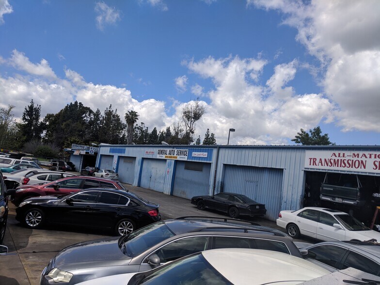 More Photos Of 6723 Reseda Blvd, Reseda Auto Repair For Lease
