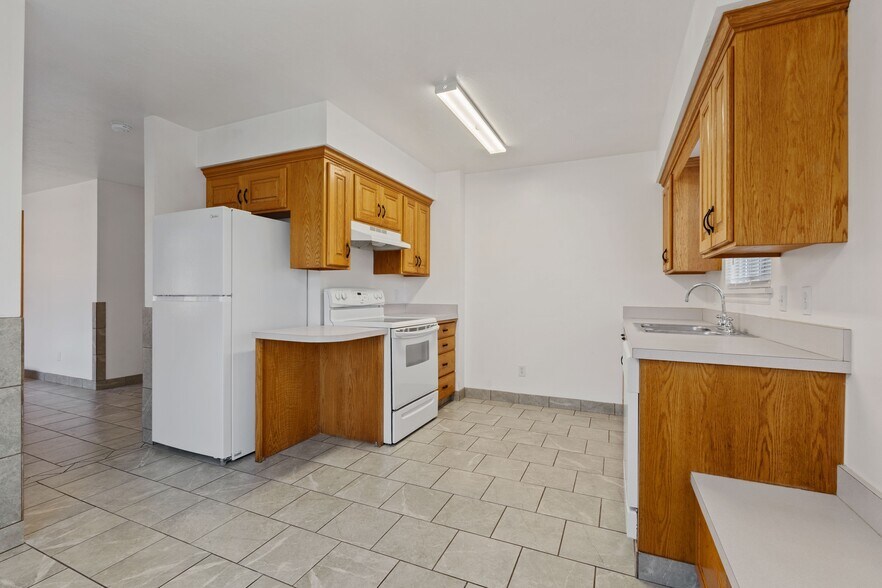More Photos Of 984 E 900 S, Provo Apartments For Sale