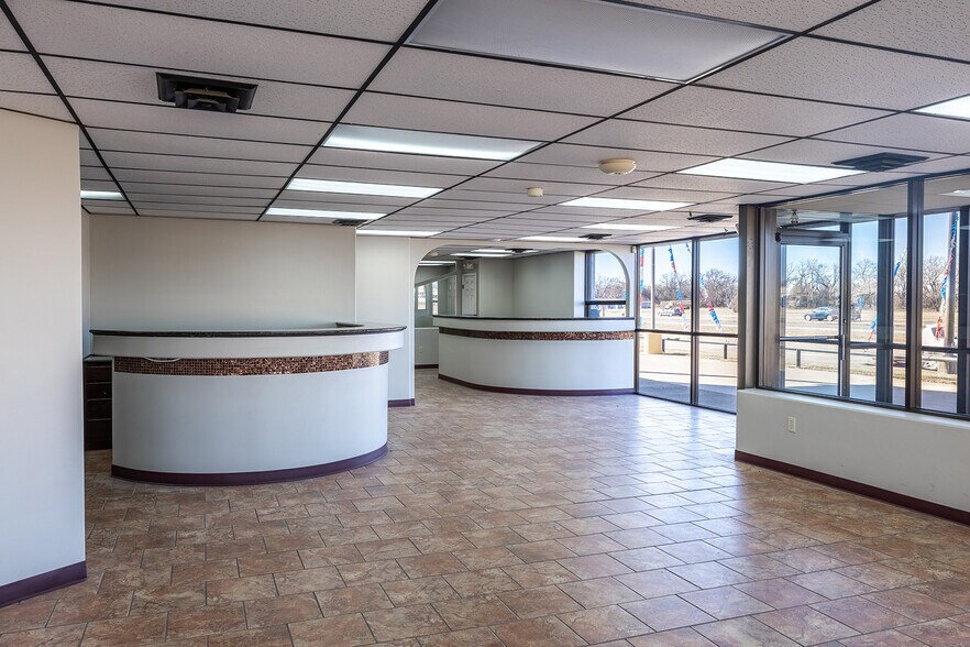 More Photos Of 11209 W Kellogg, Wichita Auto Dealership For Sale