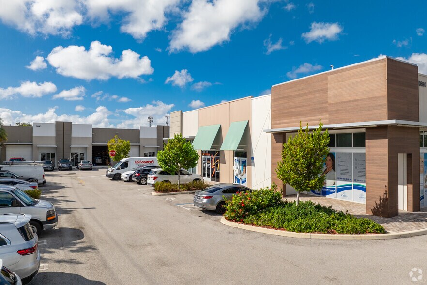 More Photos Of 10890 NW 17th St, Doral Storefront Retail Office For Lease