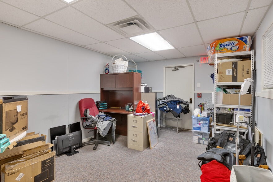 More Photos Of 5758 Cooley Lake Rd, Waterford Daycare Center For Sale