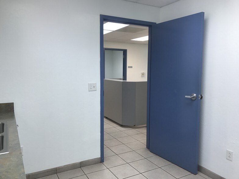 More Photos Of 1310 W St Marys Rd, Tucson Medical For Lease