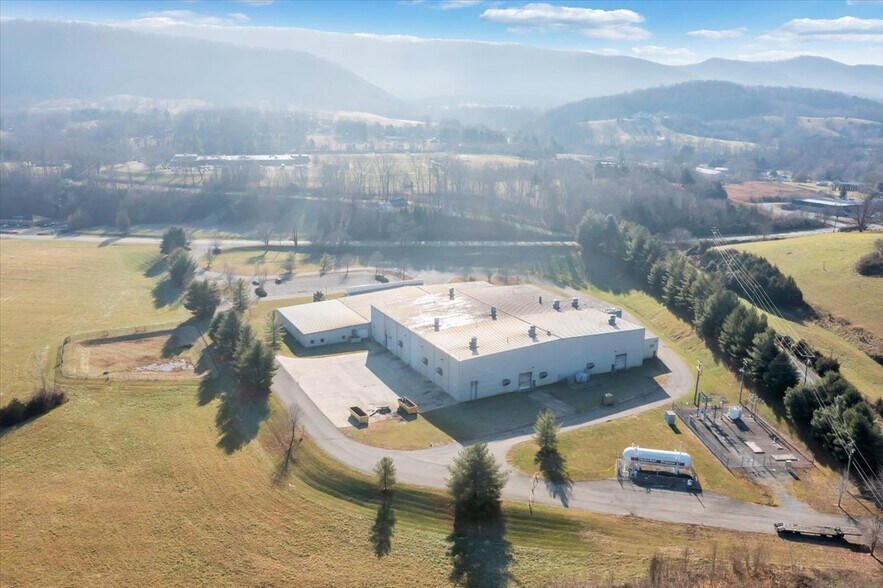 More Photos Of 17921 Main St, Buchanan Manufacturing For Sale