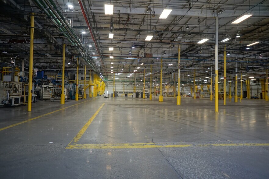 More Photos Of 850 Industrial Rd, Madisonville Manufacturing For Lease