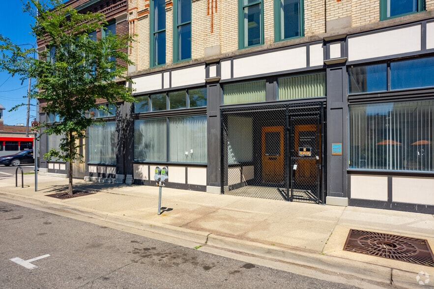 More Photos Of 348 N Burdick St, Kalamazoo Medical For Lease