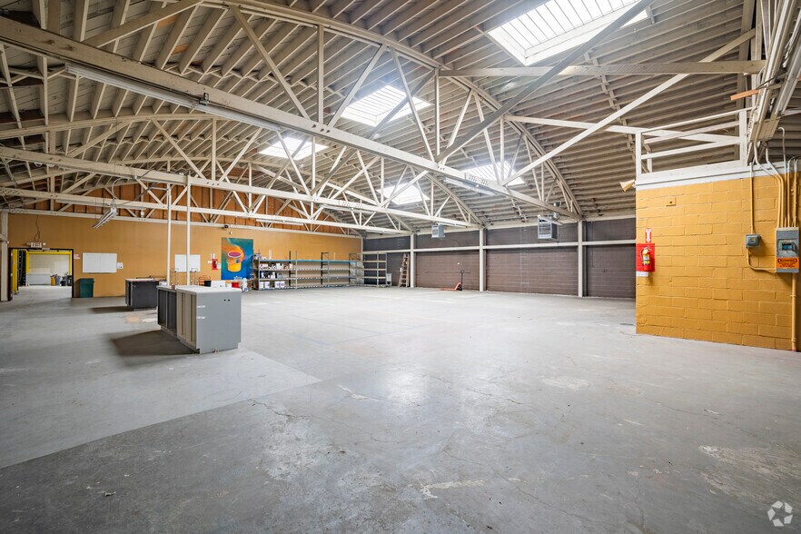 More Photos Of 4917 International Blvd, Oakland Freestanding For Sale