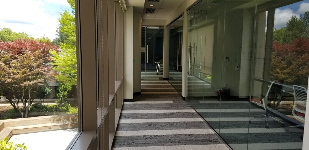 More Photos Of 5505 NE Moore Ct, Hillsboro Office For Sale