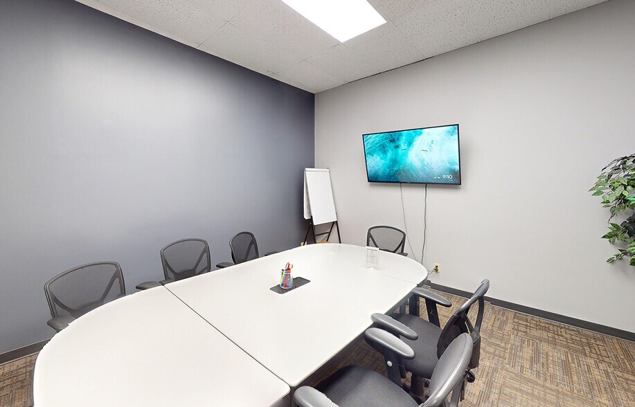 More Photos Of 1411-1423 Henderson Hwy, Winnipeg Storefront Retail Office For Lease