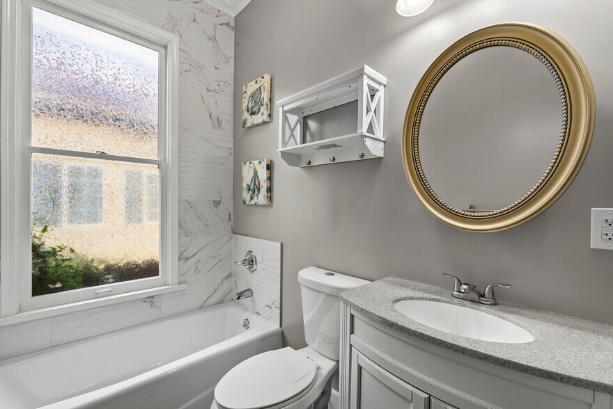 More Photos Of 1955 Bonsallo Ave, Los Angeles Apartments For Sale