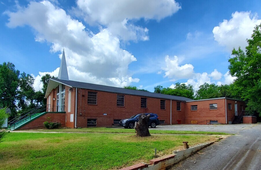 Primary Photo Of 1840 Thomasville Dr SE, Atlanta Religious Facility For Sale