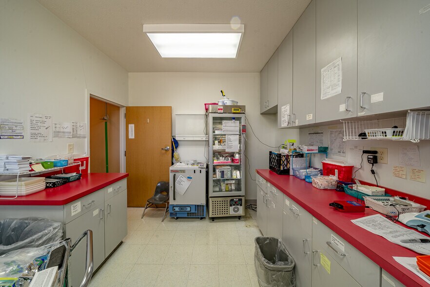 More Photos Of 353 Island Cottage Rd, Rochester Medical For Lease