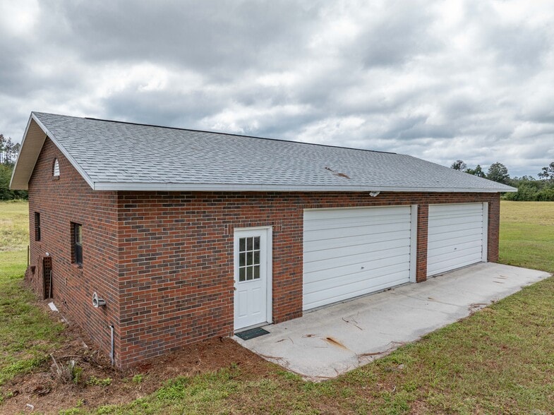 More Photos Of 1313 Irvin Ave SW, Live Oak Apartments For Sale