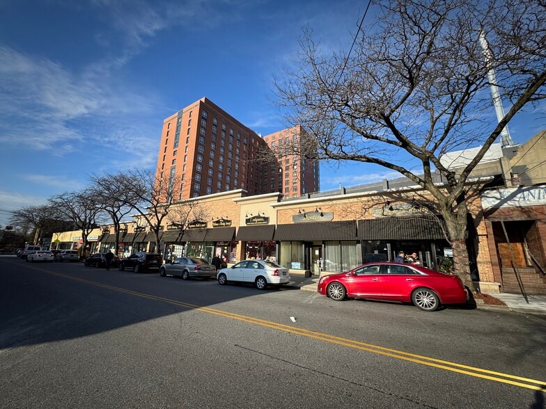 Primary Photo Of 19-31 W Grand St, Mount Vernon Storefront For Sale