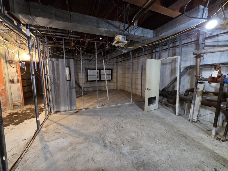 More Photos Of 11112 Northern Blvd, Corona Storefront For Lease