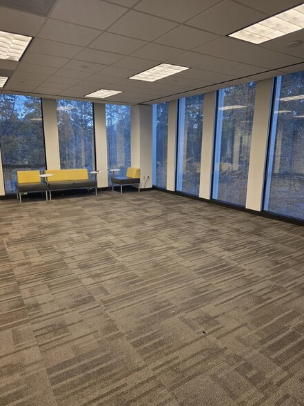 More Photos Of 56 Perimeter Ctr E, Atlanta Office For Lease