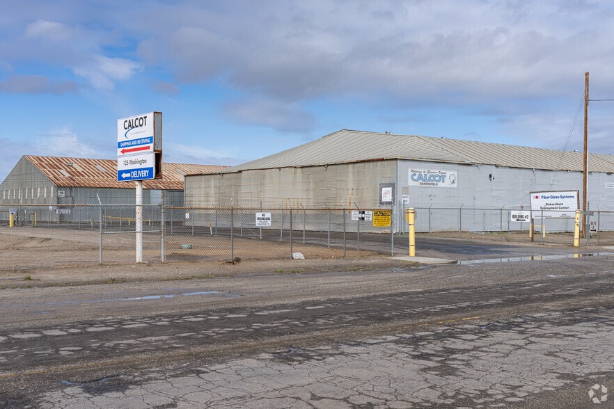 More Photos Of 1900 E Brundage Ln, Bakersfield Warehouse For Lease