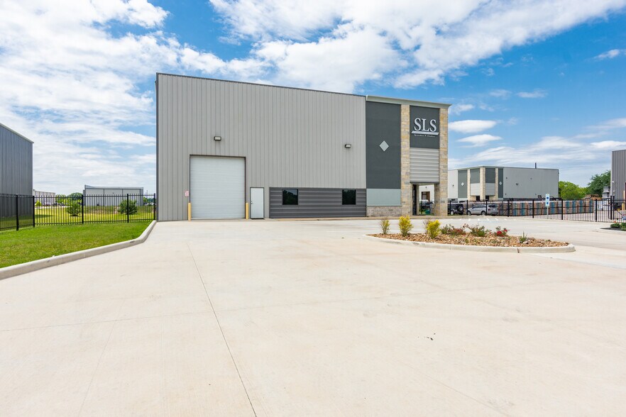 More Photos Of 17701 Telge Rd, Cypress Warehouse For Sale