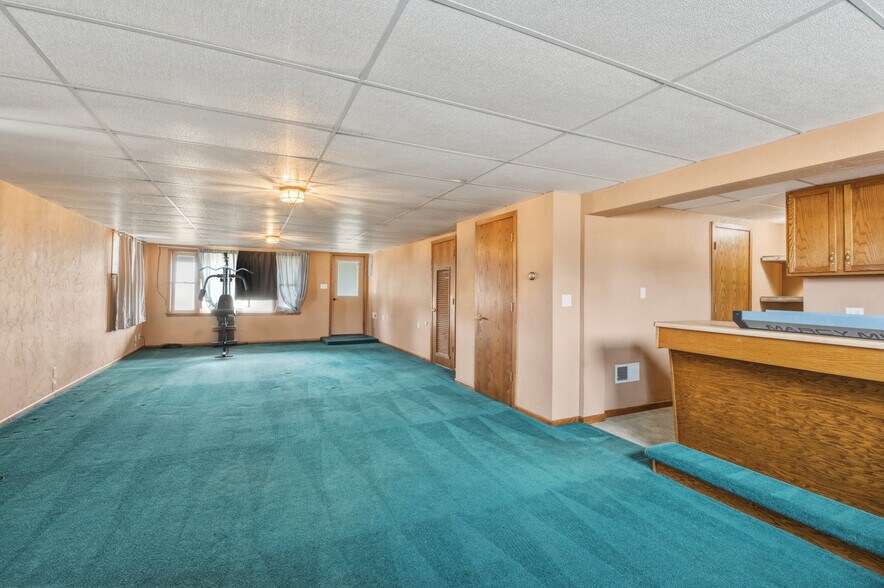 More Photos Of 3450 Mid Valley Dr, De Pere Flex For Sale