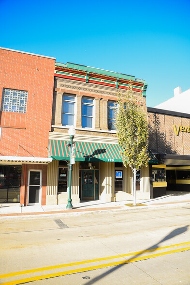 Primary Photo Of 119 W 1st St, Dixon Office For Lease