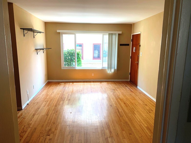 More Photos Of 1421 S Shenandoah St, Los Angeles Apartments For Sale