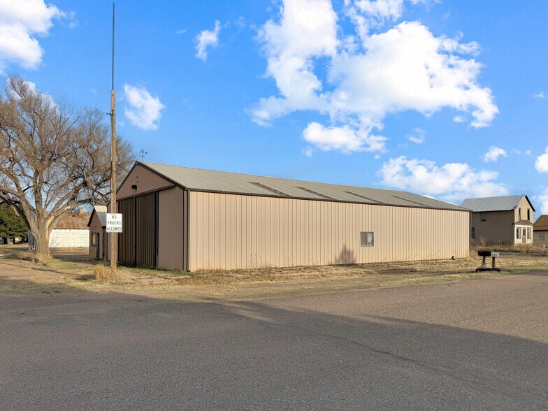 Primary Photo Of 820 Front St, Arriba Contractor Storage Yard For Sale