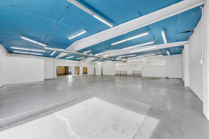 More Photos Of , Los Angeles General Retail For Sale