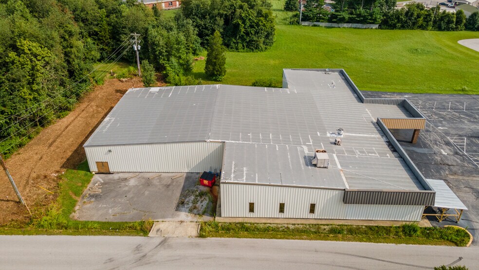 More Photos Of 1849 Gardner Ln NW, Corydon Sports And Entertainment For Sale