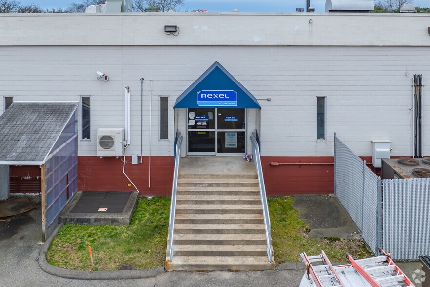 More Photos Of 130 Hamilton St, New Haven Warehouse For Lease