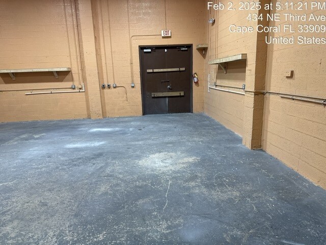 More Photos Of 434 NE 3rd Ave, Cape Coral Warehouse For Lease