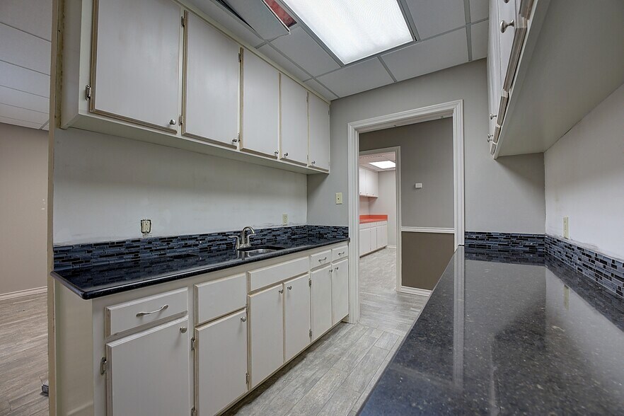 More Photos Of 1015 E 35th St, Texarkana Medical For Sale