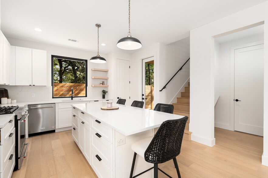 More Photos Of 3001 E 51st St, Austin Apartments For Sale