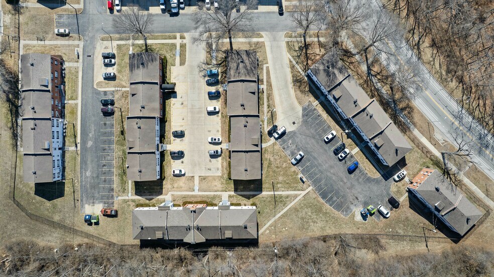 More Photos Of 3712 E 47th Ter, Kansas City Apartments For Sale