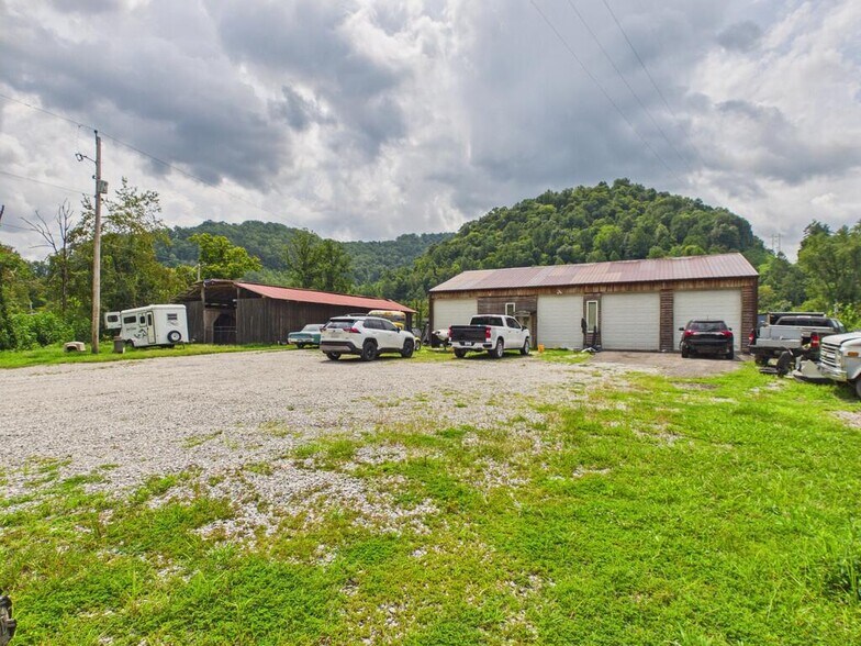 More Photos Of 8031 Ky Route 122, Minnie Warehouse For Sale