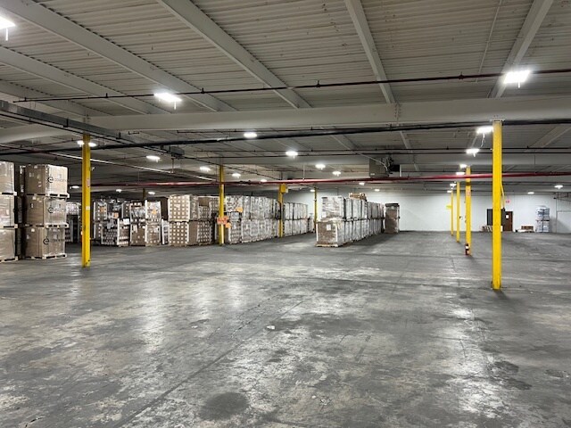 More Photos Of 1243 E Garner Bagnal Blvd, Statesville Warehouse For Lease