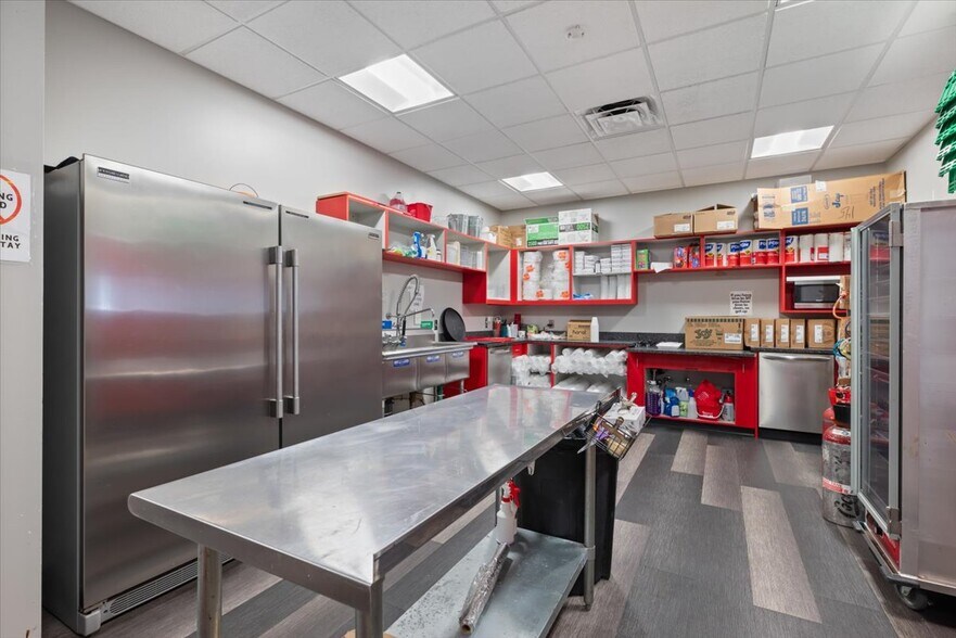 More Photos Of 7 S 4th St, Council Bluffs Health Club For Sale